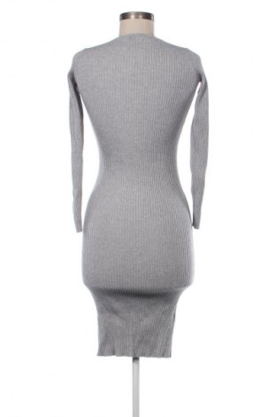 Sukienka Bershka, Rozmiar S, Kolor Szary, Cena 89,66 zł