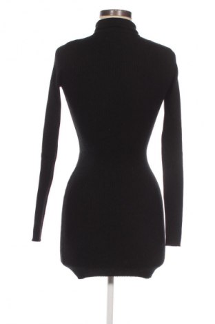 Kleid Bershka, Größe S, Farbe Schwarz, Preis 19,95 €