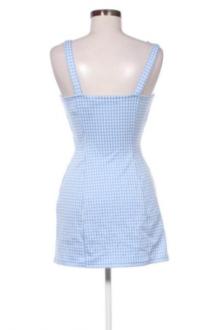 Рокля Bershka, Размер L, Цвят Многоцветен, Цена 42,34 лв.