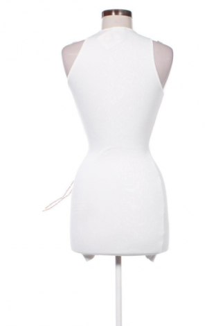Рокля Bershka, Размер S, Цвят Бял, Цена 39,14 лв.