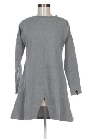 Kleid Bewear, Größe S, Farbe Grau, Preis € 72,99