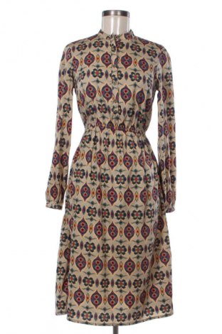 Рокля Boohoo, Размер S, Цвят Многоцветен, Цена 39,03 лв.