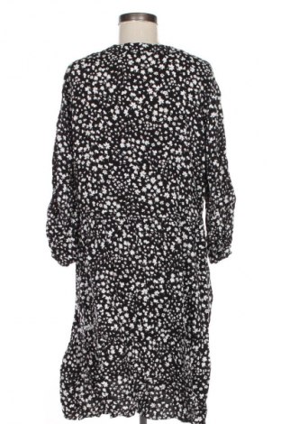 Kleid C&A, Größe XXL, Farbe Mehrfarbig, Preis 18,99 €