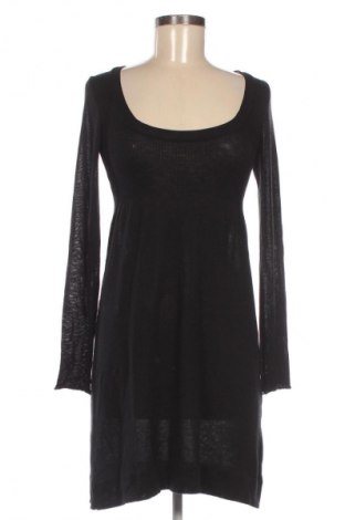 Ruha CORSARO, Méret S, Szín Fekete, Ár 16 400 Ft