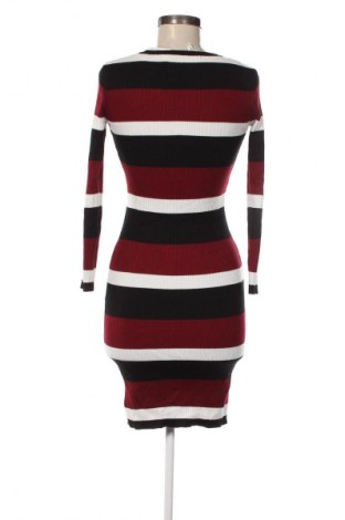 Sukienka Cherry Koko, Rozmiar M, Kolor Kolorowy, Cena 59,99 zł