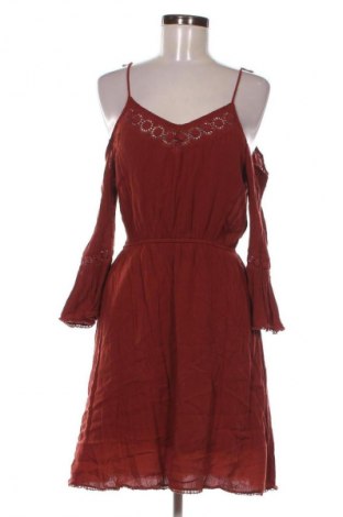 Рокля Clockhouse, Размер M, Цвят Червен, Цена 26,10 лв.