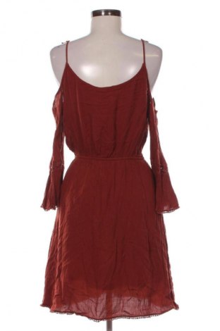 Рокля Clockhouse, Размер M, Цвят Червен, Цена 26,10 лв.