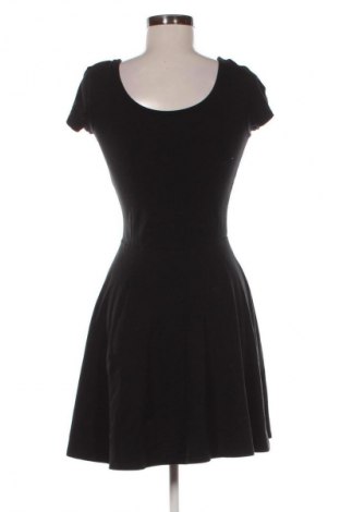 Рокля Clockhouse, Размер M, Цвят Черен, Цена 34,80 лв.