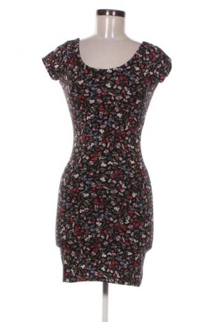 Рокля Clockhouse, Размер S, Цвят Многоцветен, Цена 30,45 лв.