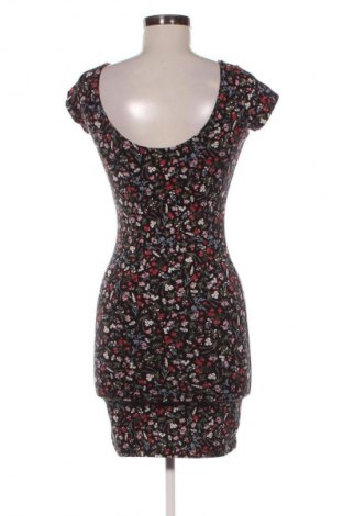 Рокля Clockhouse, Размер S, Цвят Многоцветен, Цена 30,45 лв.