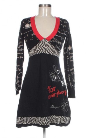 Рокля Desigual, Размер M, Цвят Многоцветен, Цена 62,99 лв.