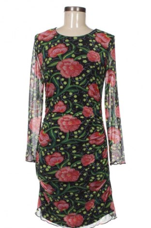 Рокля Desigual, Размер M, Цвят Многоцветен, Цена 189,99 лв.