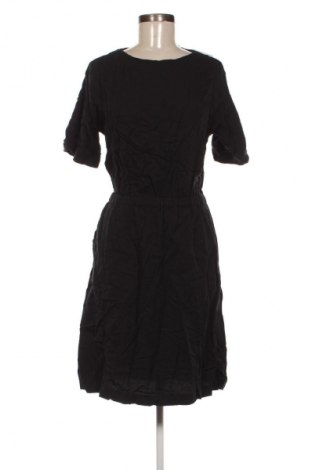 Sukienka Esprit, Rozmiar M, Kolor Czarny, Cena 60,99 zł