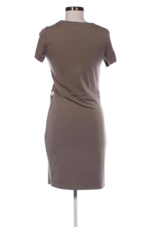 Рокля Favab, Размер M, Цвят Бежов, Цена 39,10 лв.