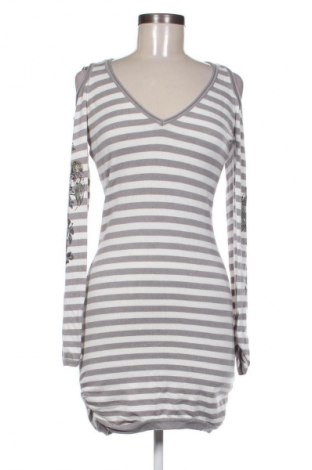 Ruha Guess, Méret S, Szín Sokszínű, Ár 19 200 Ft