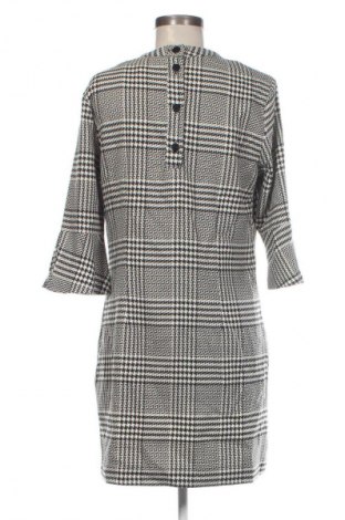 Рокля H&M, Размер L, Цвят Многоцветен, Цена 14,99 лв.