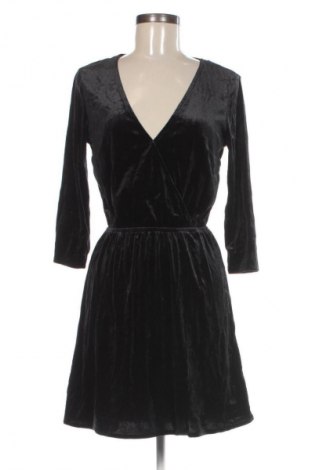 Рокля H&M Divided, Размер M, Цвят Черен, Цена 9,99 лв.