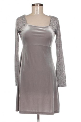 Рокля Hennes, Размер M, Цвят Многоцветен, Цена 18,99 лв.