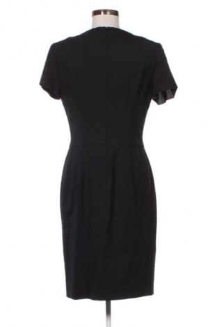 Рокля Hugo Boss, Размер M, Цвят Черен, Цена 204,82 лв.