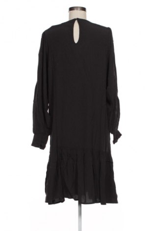 Kleid Ichi, Größe M, Farbe Schwarz, Preis 55,22 €