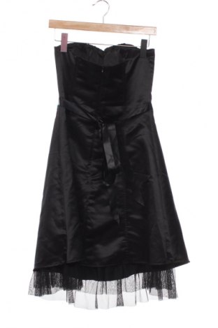 Kleid Jennifer Taylor, Größe M, Farbe Schwarz, Preis 23,99 €