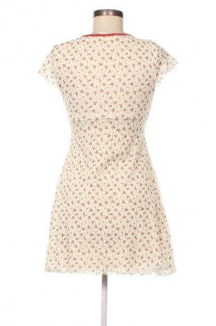 Рокля Kimchi Blue, Размер M, Цвят Многоцветен, Цена 24,54 €