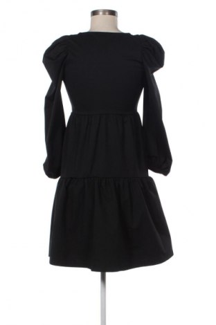 Рокля Mango, Размер S, Цвят Черен, Цена 41,00 лв.