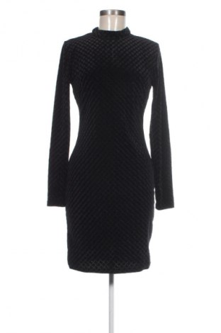 Sukienka Minimum, Rozmiar S, Kolor Czarny, Cena 42,99 zł