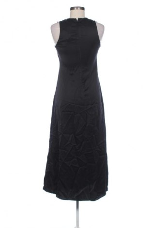 Рокля Mohito, Размер XXS, Цвят Черен, Цена 61,94 лв.