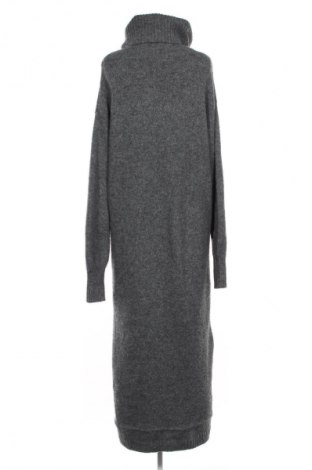 Рокля NA-KD, Размер M, Цвят Сив, Цена 16,87 €