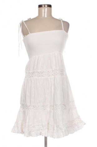 Kleid New Look, Größe S, Farbe Weiß, Preis 20,00 €