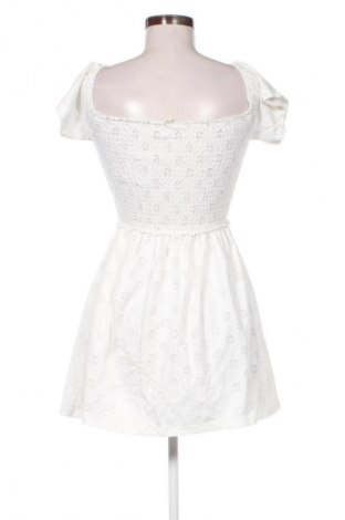 Рокля Nly Trend, Размер XS, Цвят Бял, Цена 60,98 лв.