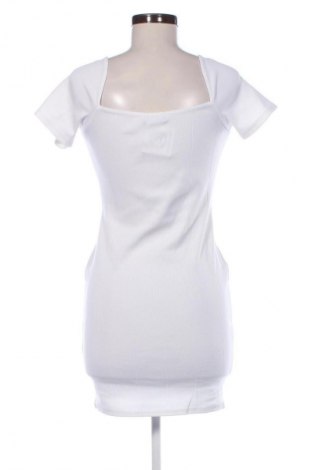 Šaty  Pretty Little Thing, Velikost M, Barva Bílá, Cena  500,00 Kč