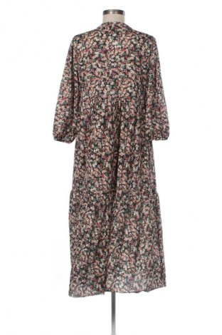 Рокля Pull&Bear, Размер L, Цвят Многоцветен, Цена 39,00 лв.