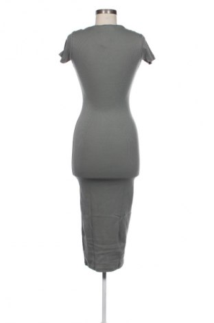 Рокля Pull&Bear, Размер S, Цвят Зелен, Цена 62,56 лв.