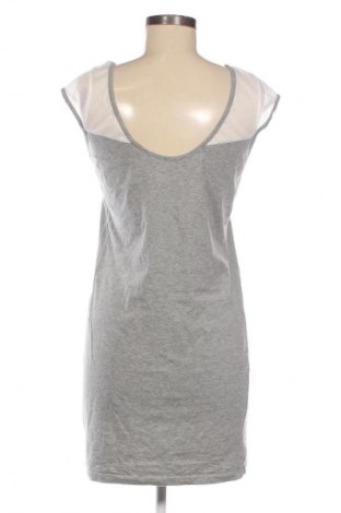 Рокля Reserved, Размер L, Цвят Сив, Цена 39,00 лв.