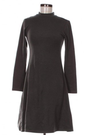 Sukienka Reserved, Rozmiar M, Kolor Szary, Cena 89,66 zł