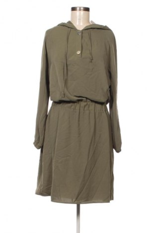 Kleid Reserved, Größe M, Farbe Grün, Preis 14,99 €