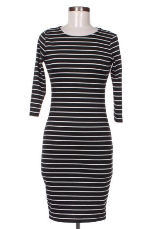 Рокля Reserved, Размер XS, Цвят Черен, Цена 39,15 лв.