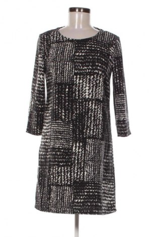 Sukienka Rinascimento, Rozmiar S, Kolor Kolorowy, Cena 189,00 zł