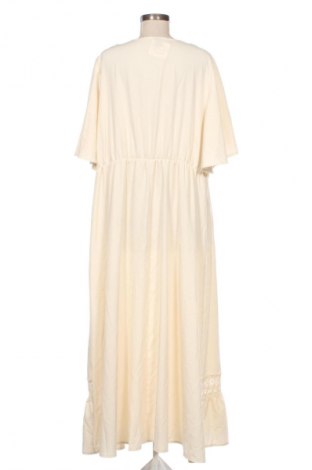 Kleid SHEIN, Größe 4XL, Farbe Ecru, Preis 18,99 €