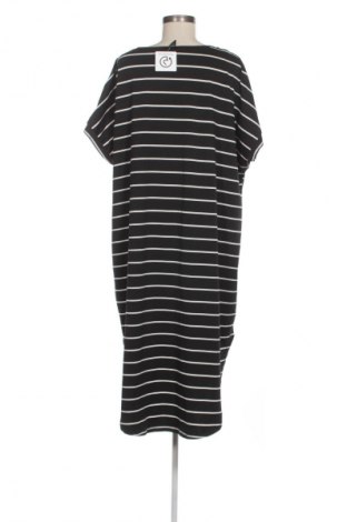 Φόρεμα SHEIN, Μέγεθος 3XL, Χρώμα Πολύχρωμο, Τιμή 17,99 €