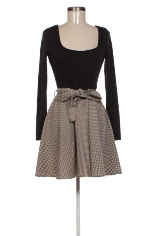 Рокля SHEIN, Размер M, Цвят Многоцветен, Цена 13,99 лв.