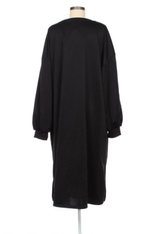 Рокля SHEIN, Размер 4XL, Цвят Черен, Цена 27,99 лв.
