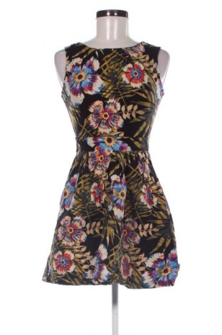 Kleid SZACHOWNICA, Größe M, Farbe Mehrfarbig, Preis 20,03 €