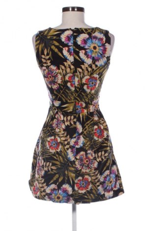 Kleid SZACHOWNICA, Größe M, Farbe Mehrfarbig, Preis 20,03 €