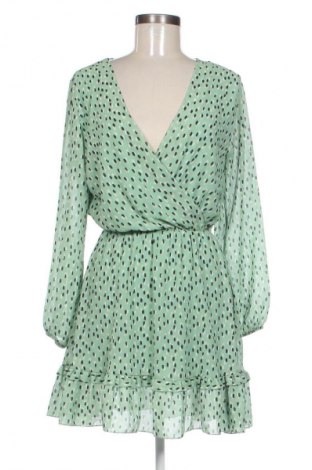 Kleid Sassy Classy, Größe M, Farbe Grün, Preis 31,34 €