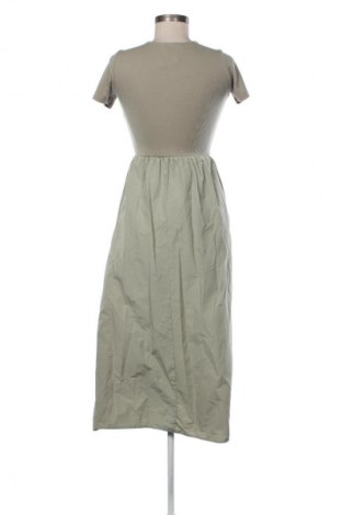 Kleid Sinsay, Größe XS, Farbe Grün, Preis 20,03 €