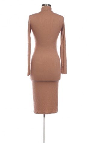 Рокля Sinsay, Размер XS, Цвят Кафяв, Цена 39,00 лв.