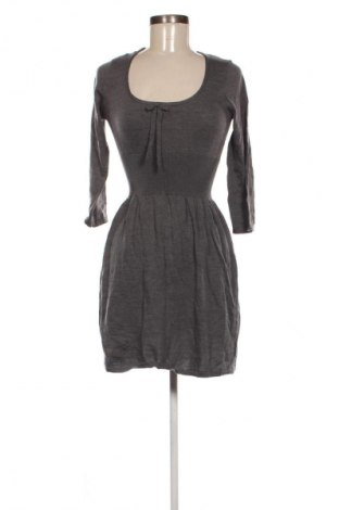 Kleid Sisley, Größe S, Farbe Grau, Preis € 22,99